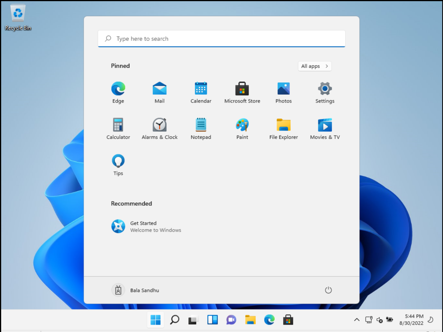 Captura de pantalla de Windows 11 en el escritorio tras la primera experiencia de ejecución unida a Azure AD.